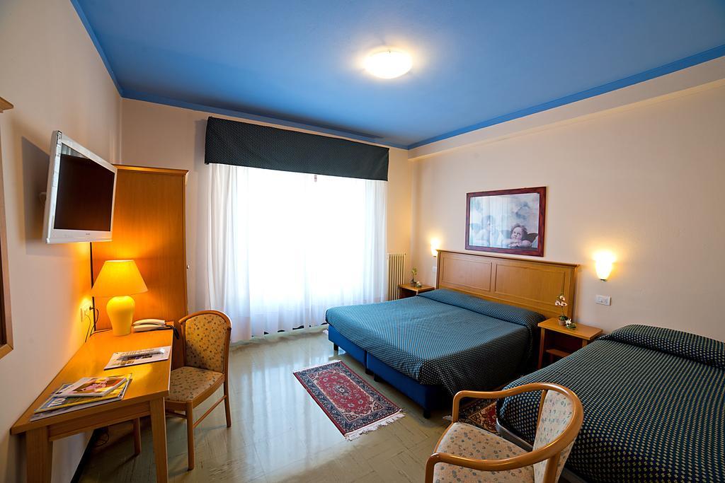 Hotel Europa Порлецца Екстер'єр фото